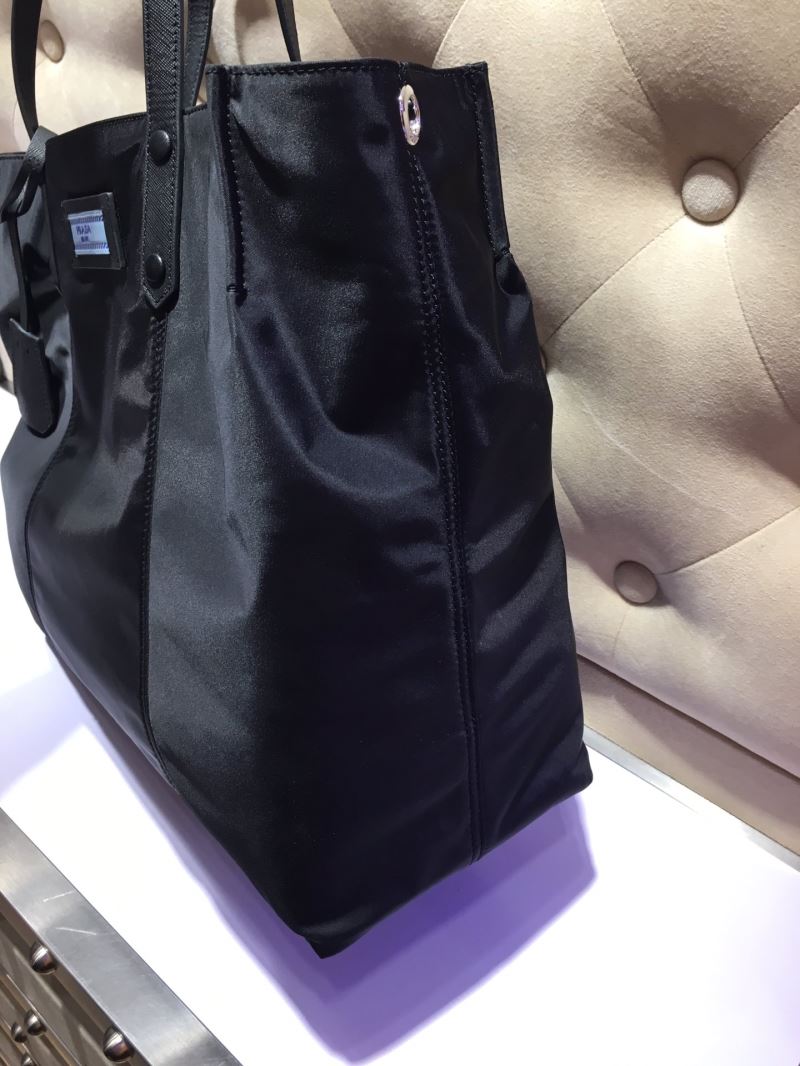 Pra*a tote bags